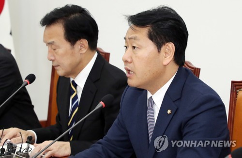 발언하는 김관영 원내대표