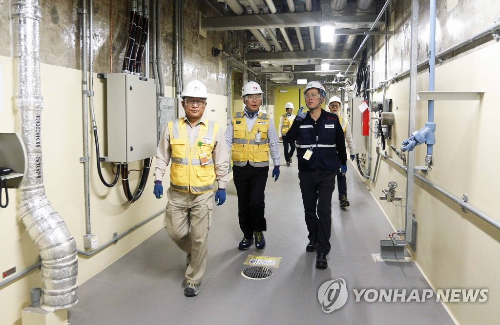 바라카 원전 건설현장 방문한 성윤모 장관