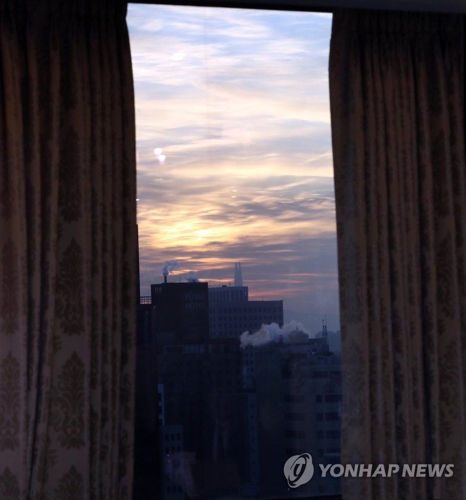 반짝 한파에 난방 수증기 '폴폴'