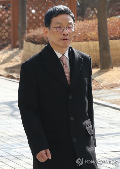 1심 선고공판 출석하는 안태근