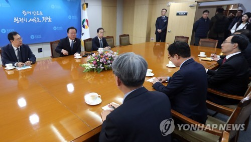 경남도 찾은 김부겸 장관