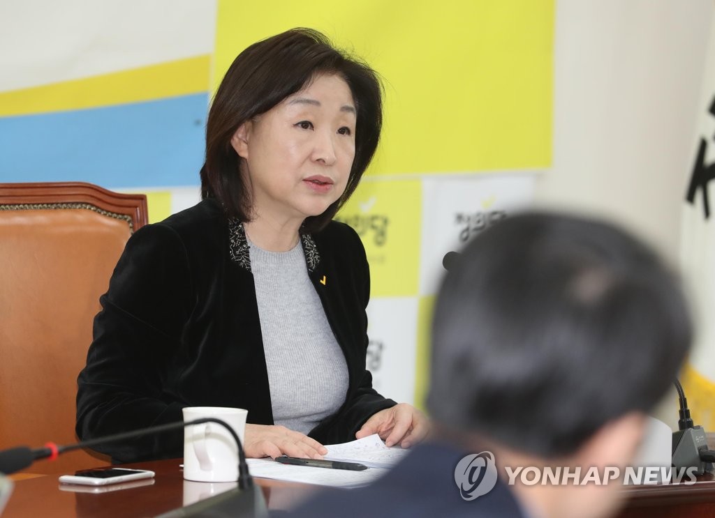 기자간담회 하는 심상정 위원장