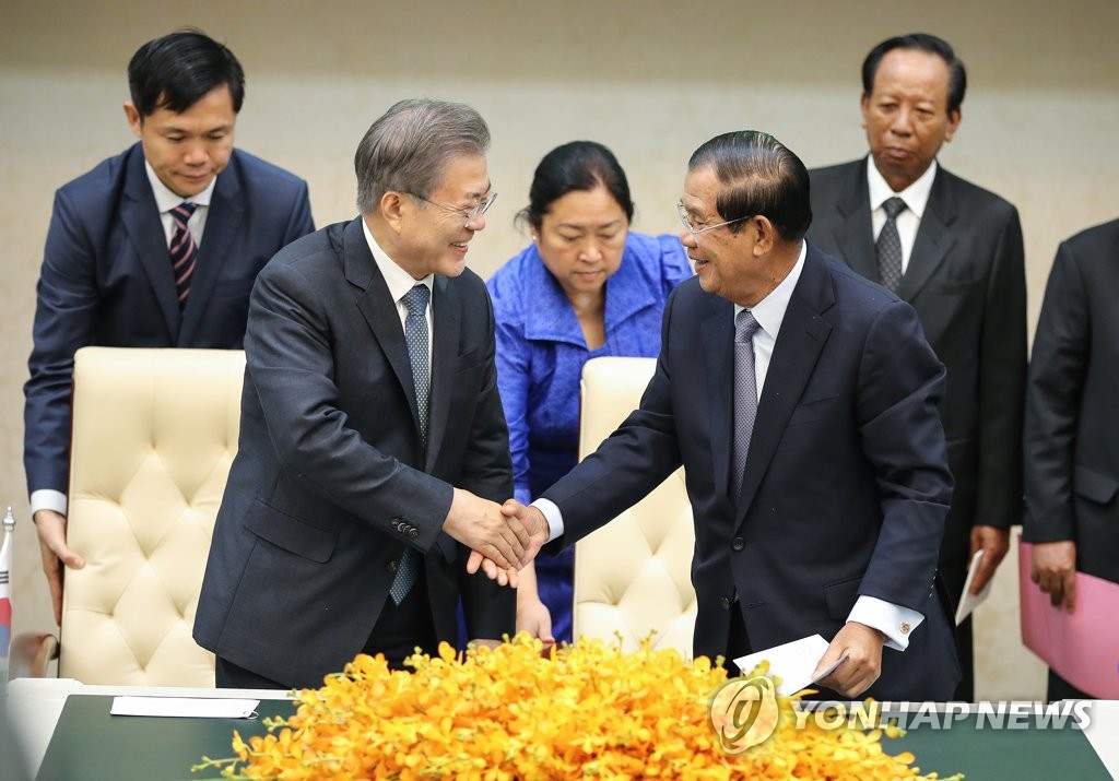 カンボジア首相と会談 カンボジア首相と会談