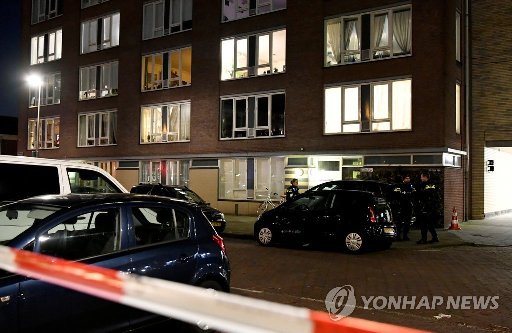 和 위트레흐트 트램서 총격발생…3명 사망 5명 부상, 터키출신 용의자 검거