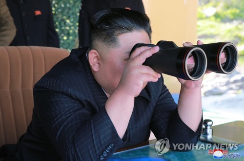 북한, 서부전선방어부대 화력타격훈련…김정은 지도