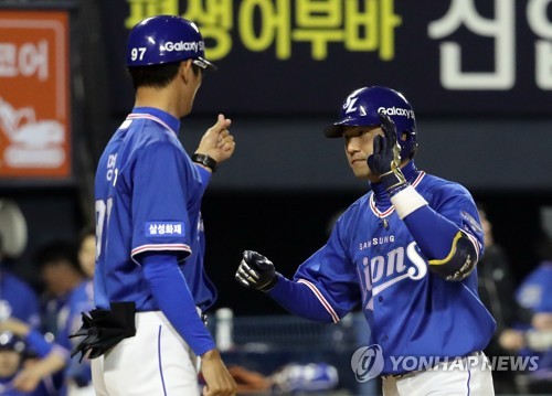 강명구 코치 하트 받는 김상수