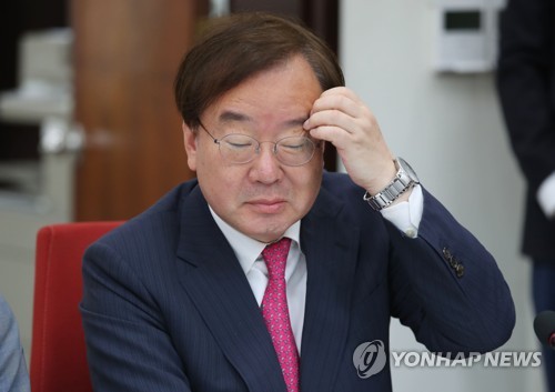 강효상 의원에 '한미 정상 통화' 유출한 외교관 적발