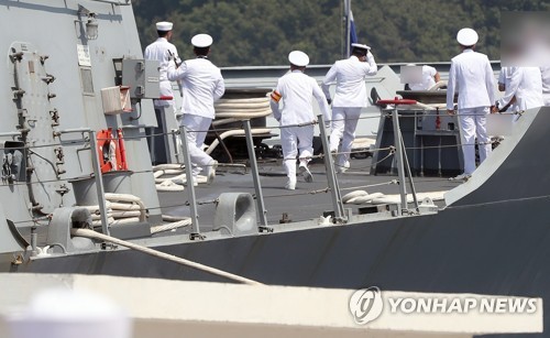 청해부대 입항식서 사고 발생…1명 사망, 4명 부상