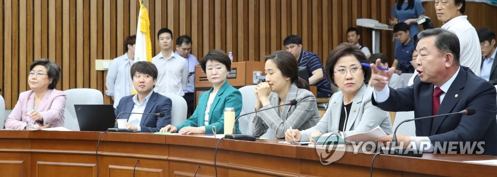 설전 벌이는 이혜훈-이찬열