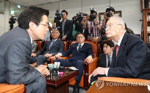 백선엽 장군 예방한 황교안 대표