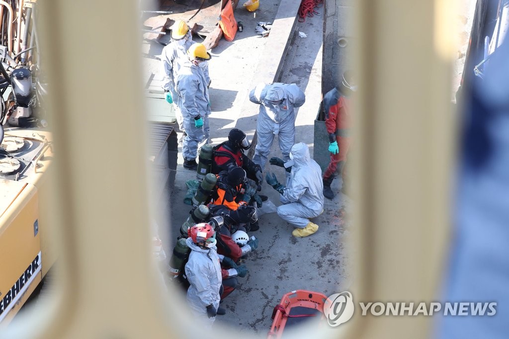 휴식 취하는 우리 대원들