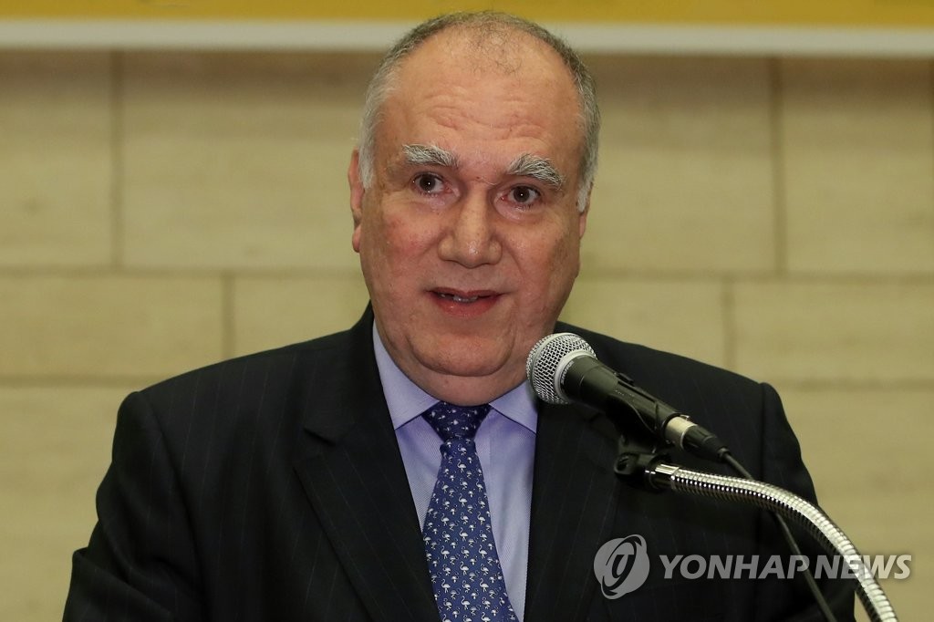 Brazilian envoy at S. Korea-Brazil business forum Brazilian envoy at S. Korea-Brazil business forum