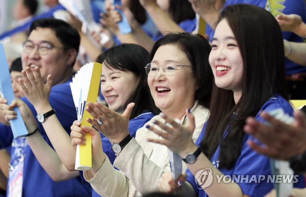 광주세계수영선수권대회, 선수들 응원하는 김정숙 여사