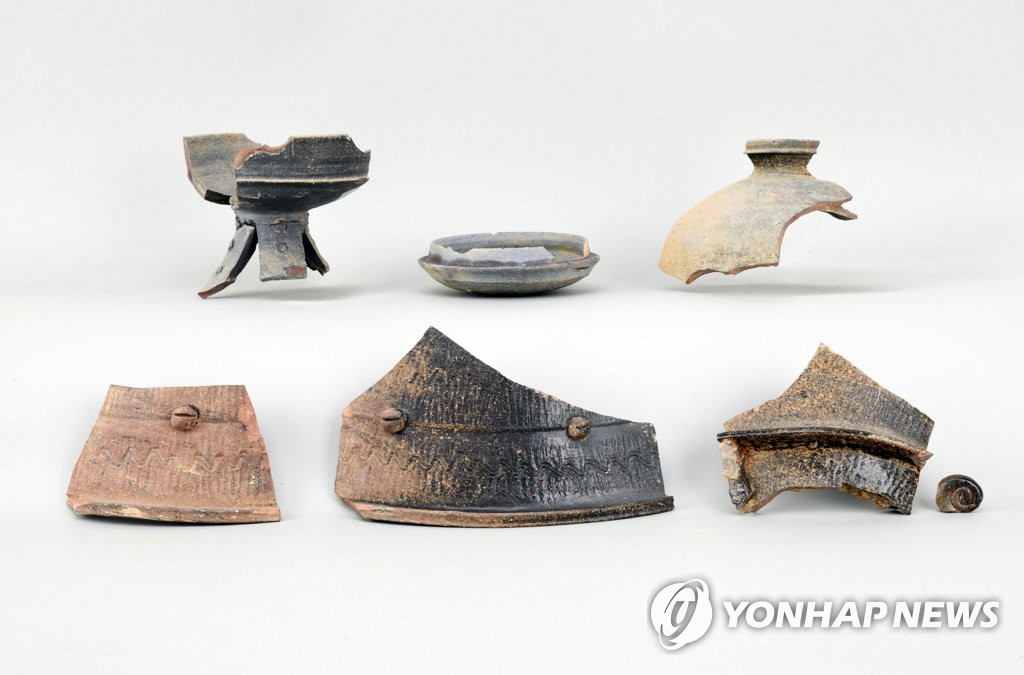 나주 송제리 고분 외곽 도랑서 출토된 토기류