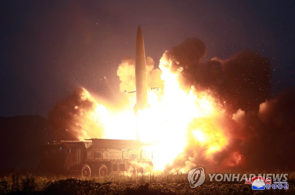 北, 6일 ′신형전술유도탄′ 위력시위…김정은 "한미연습에 경고"