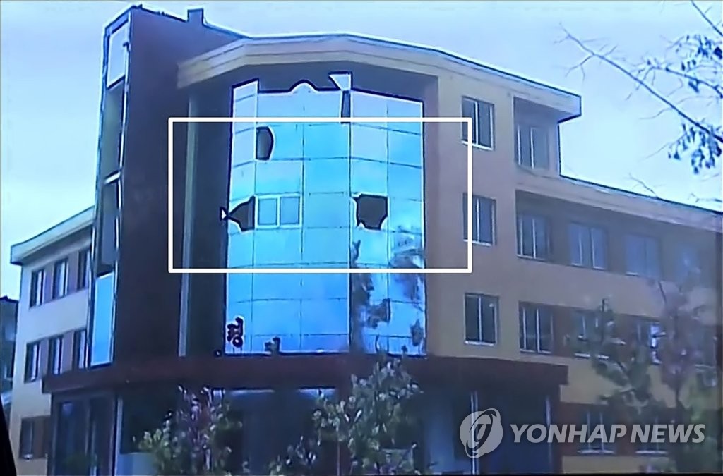 북한TV, 태풍 피해 상세 보도…건물 유리창 파손