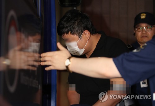 구치소로 향하는 조국 장관 5촌 조카