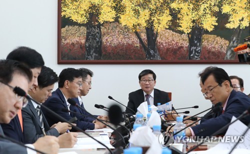 결산심사소위 주재하는 전해철 소위원장