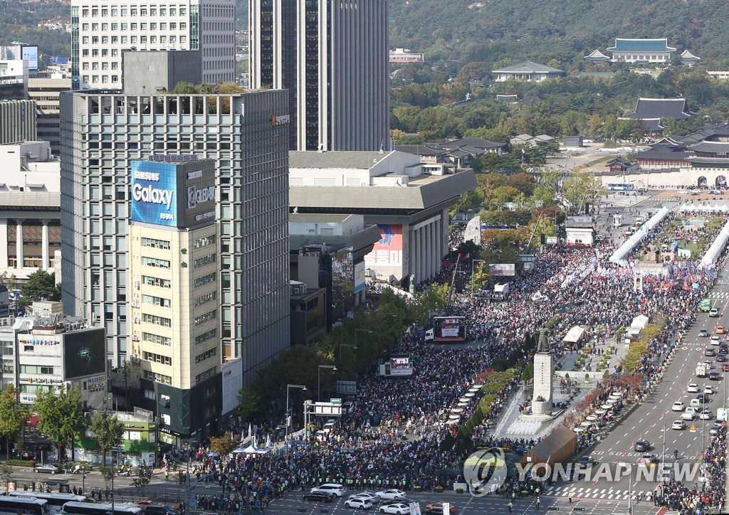 주말 광화문광장 자유한국당 집회 인파