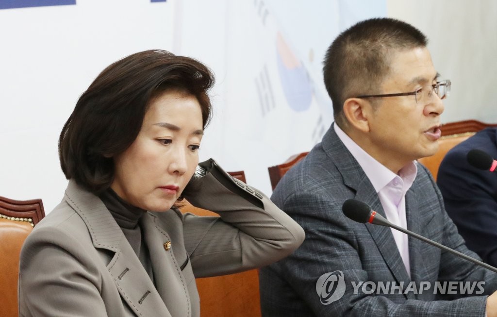 발언하는 황교안 대표
