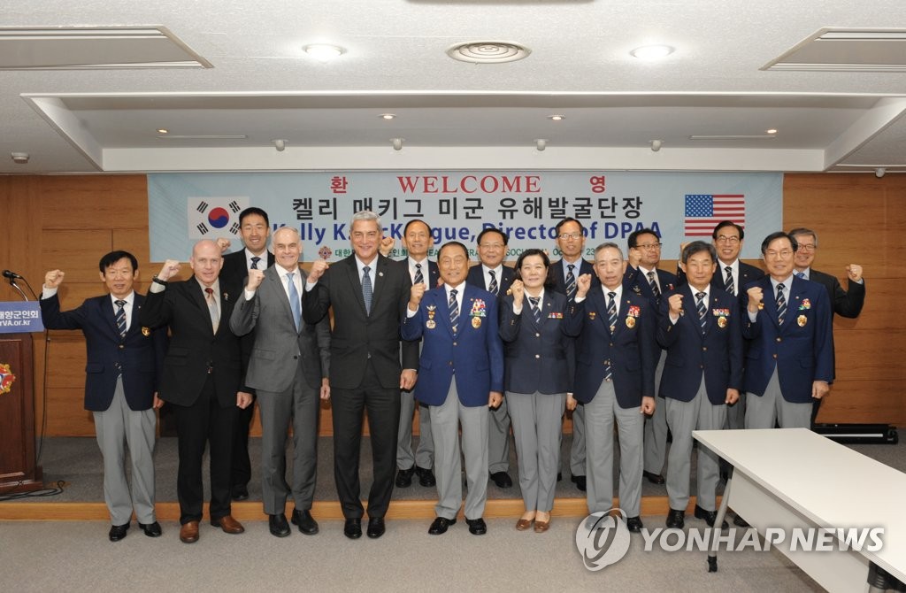 U.S. official meets Korean vets U.S. official meets Korean vets
