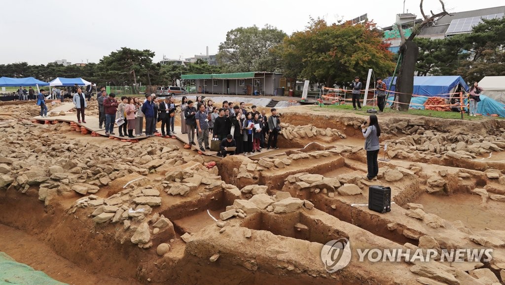 사적 제243호 석촌동 고분군 발굴 조사 설명회