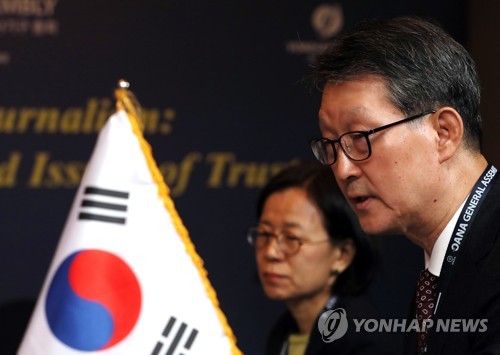 인사말하는 조성부 사장