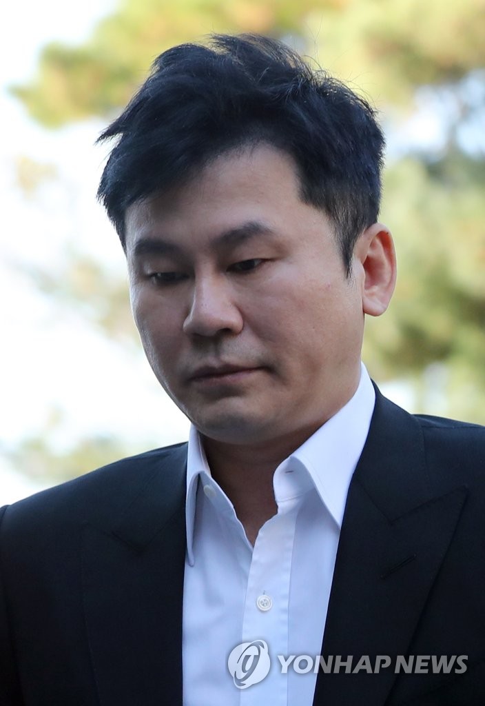 양현석 전 대표, 피의자 신분으로 경찰 출석