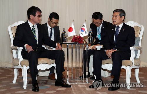 방콕서 열린 한일 국방장관 회담
