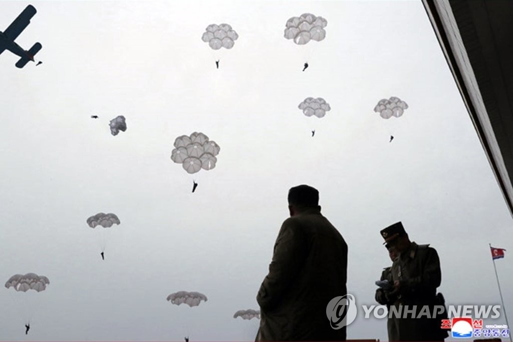 N.K. leader inspects air force training N.K. leader inspects air force training
