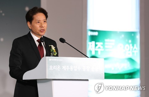 환영사 하는 담철곤 오리온 회장