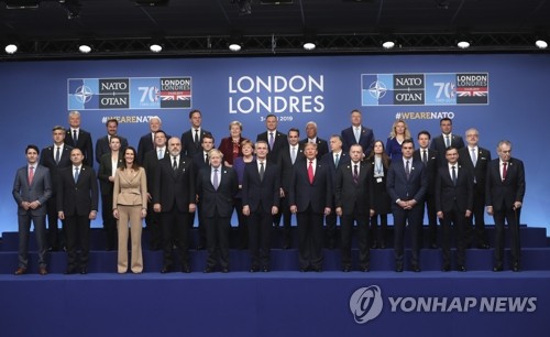 한자리에 모인 나토 정상들