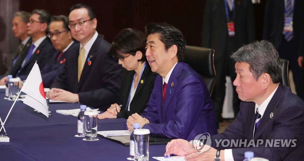 발언하는 아베 총리