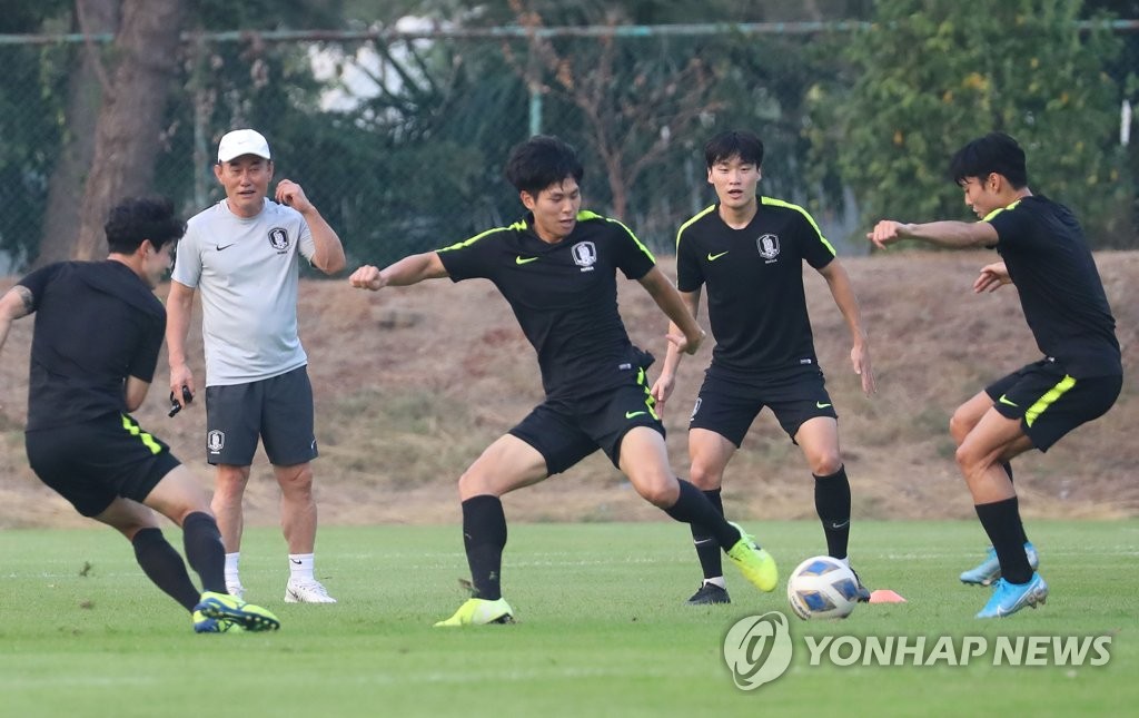 U-23 footballers in training U-23 footballers in training