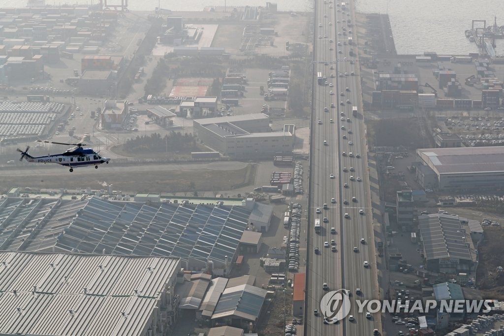 서해대교 인근 서해안고속도로는 '아직 원활'