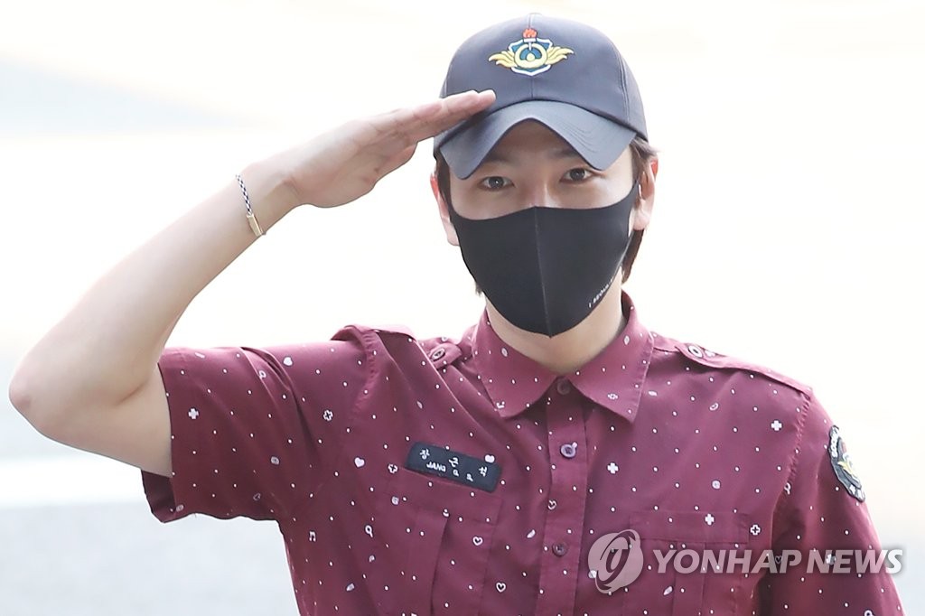 Actor Jang Keun-suk discharged from military service Actor Jang Keun-suk discharged from military service