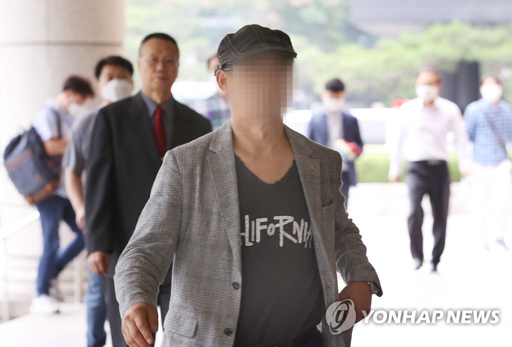 법정 향하는 'DJ가 북한 특수부대 파견 요청' 주장 작가