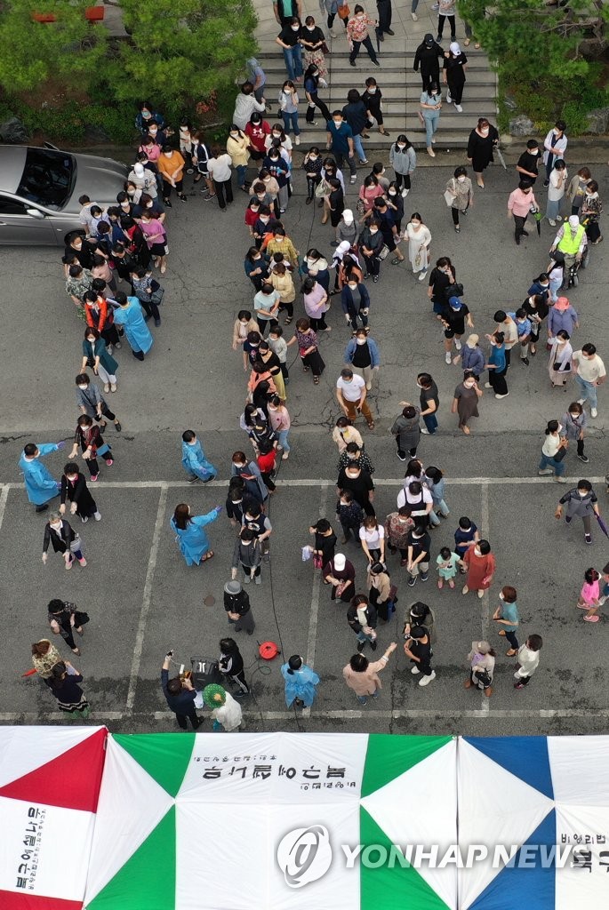 확진자 교회 예배 참석, 신도들 코로나 검사