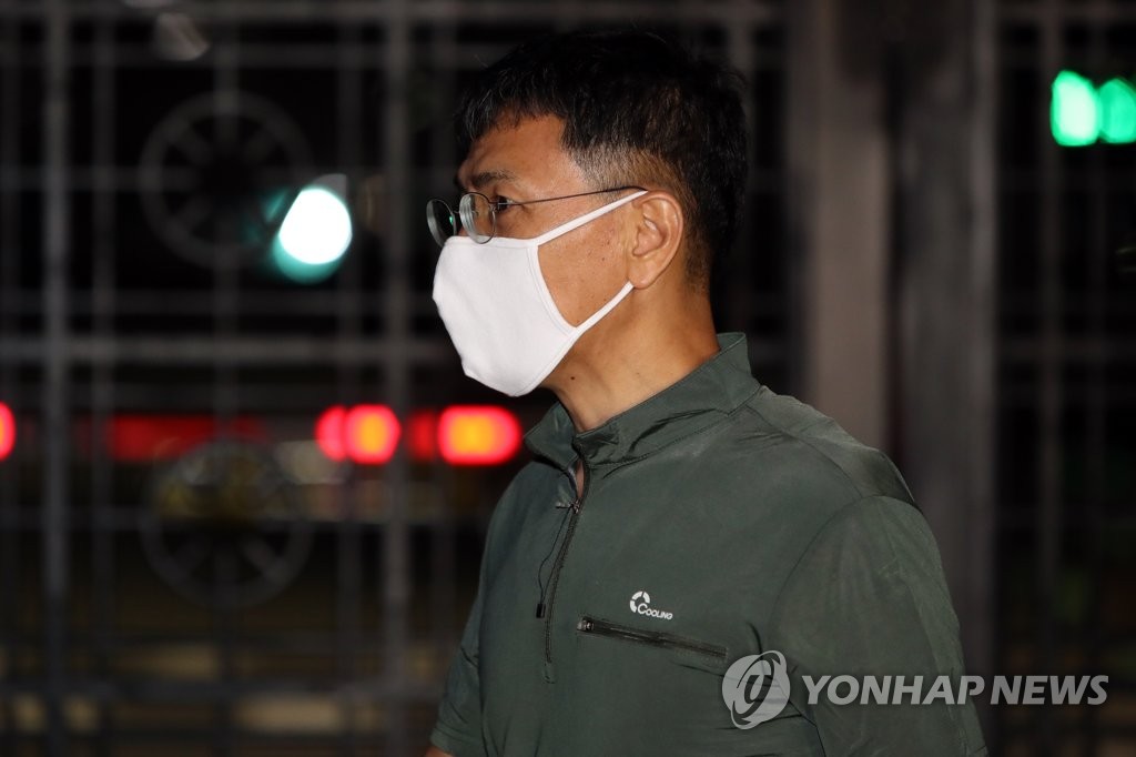 광주교도소 나서는 안희정 전 충남지사