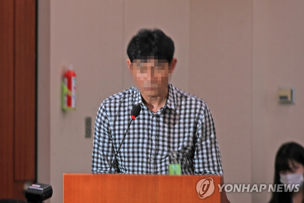 질의에 답하는 경주 트라이애슬론 감독