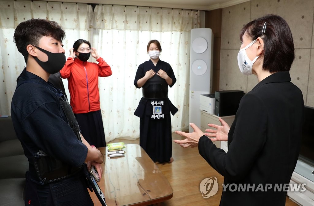 최윤희 제2차관, 경주시 여자검도팀 방문