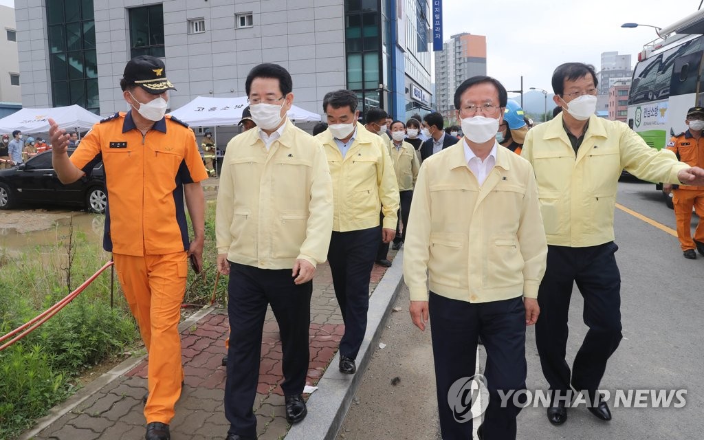 화재 현장 찾은 김영록 지사