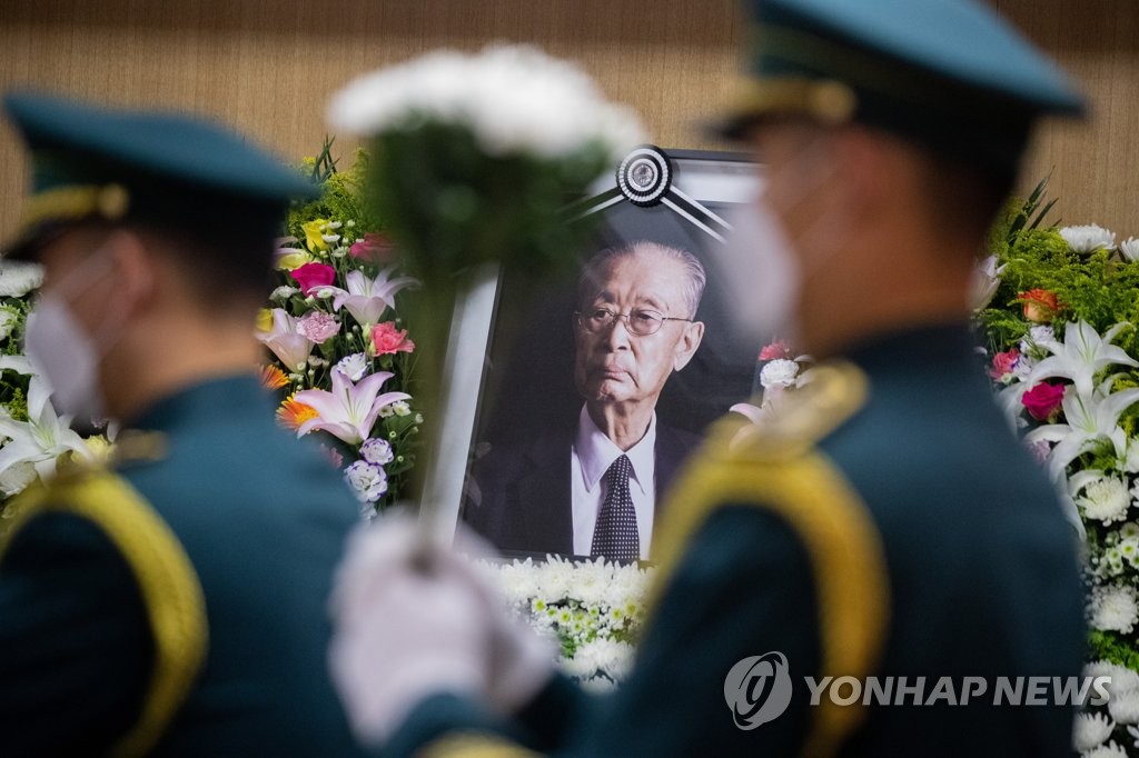 영결식장에 놓인 고 백선엽 장군의 영정