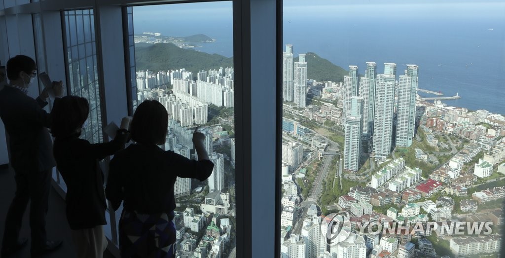 부산 해운대 엘시티 98∼100층에 전망대 문 열어