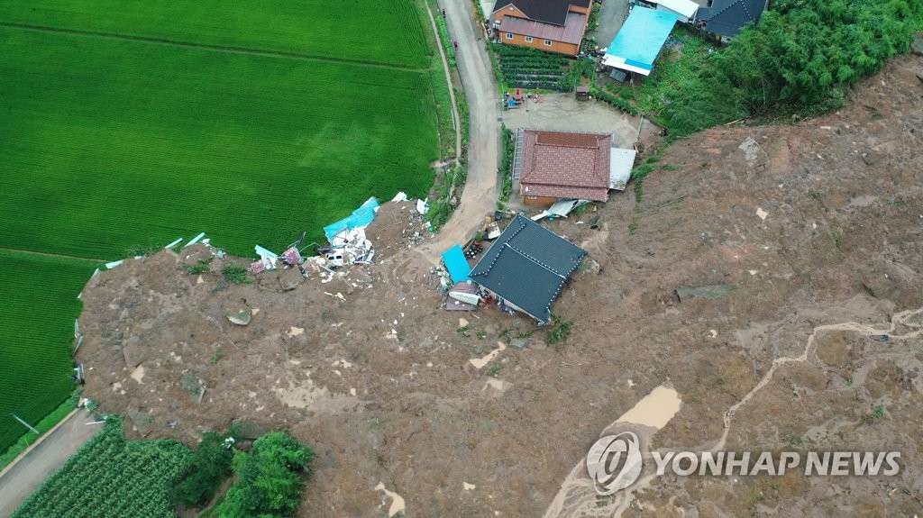 주택 덮친 곡성 산사태