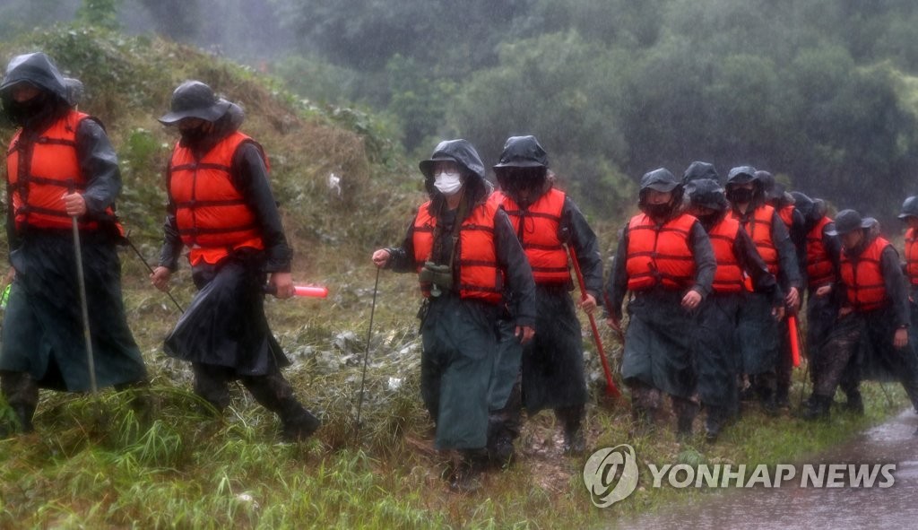 의암호 사고 실종자 수색 나선 군장병