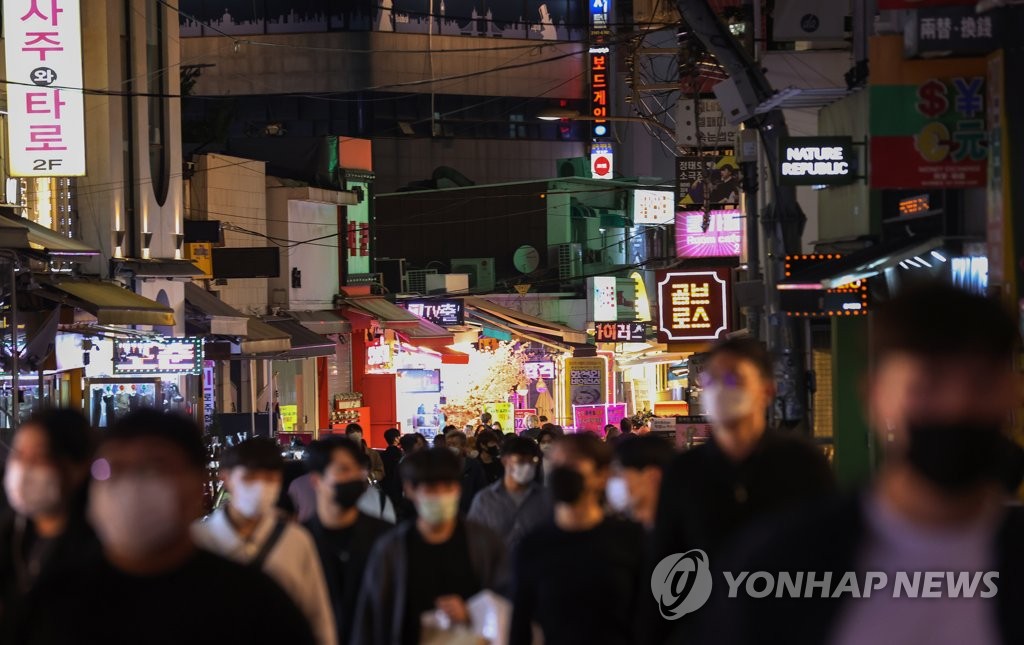 Hongdae crowded again Hongdae crowded again