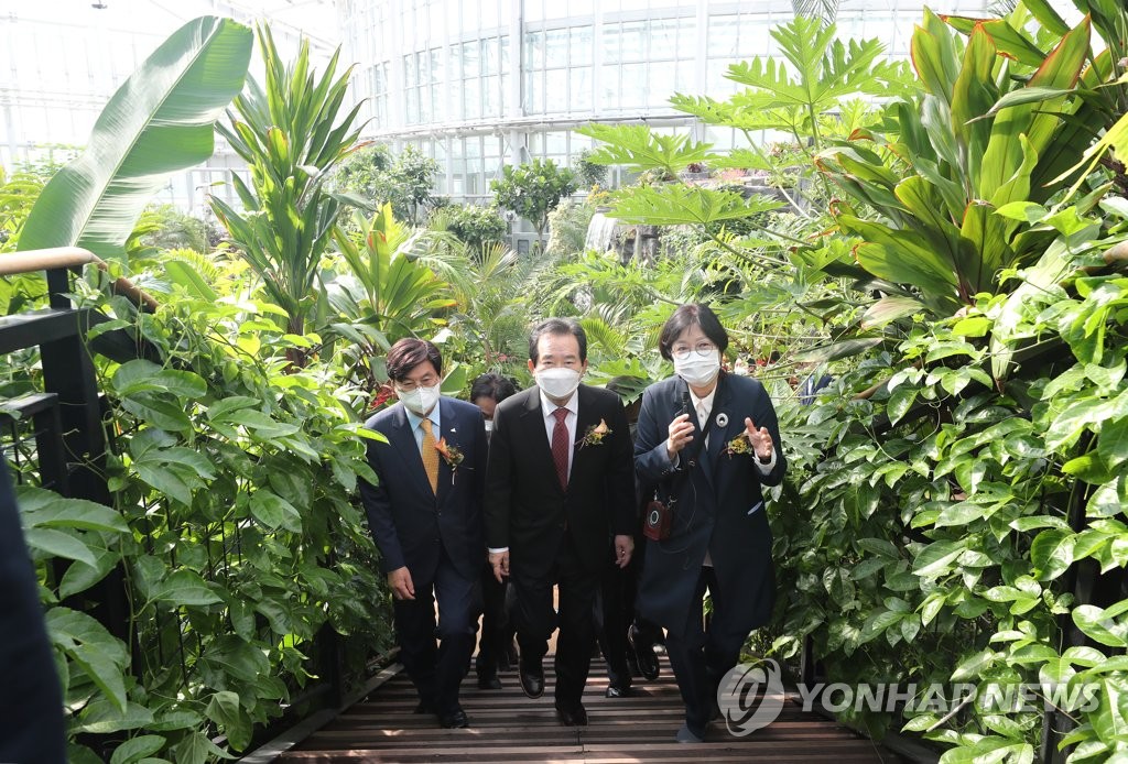 PM visits new state arboretum PM visits new state arboretum