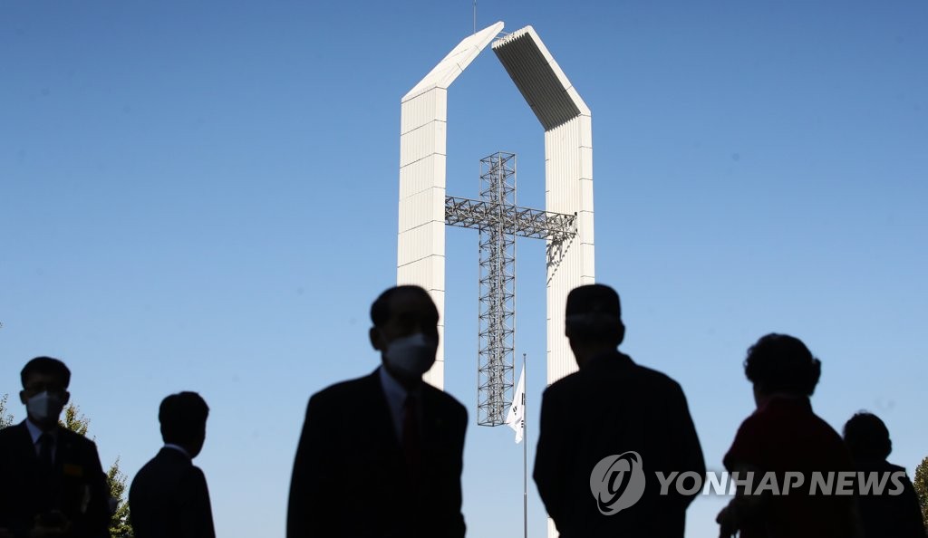 거리두기 완화로 대면 예배