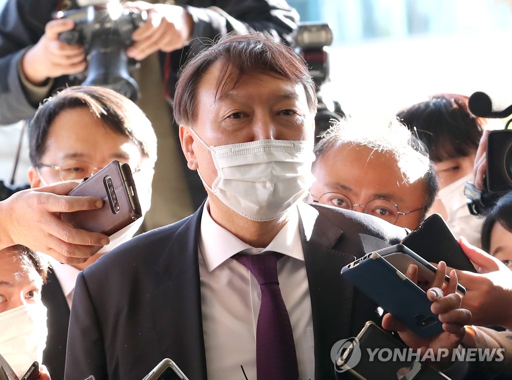 대전 찾은 윤석열 총장